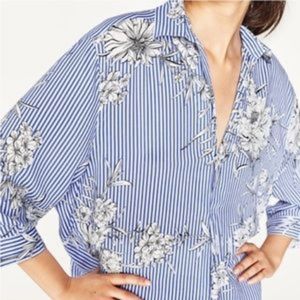 ⭐5 for $20⭐ Striped floral dress shirt
